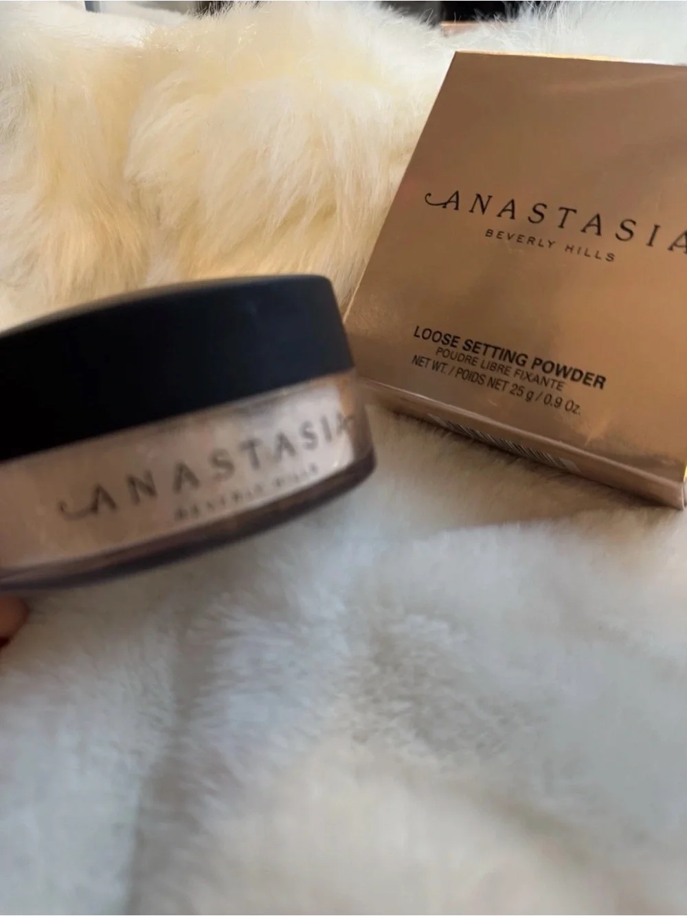 Anastasia Beverly hills “Vanilla” Loose setting powder